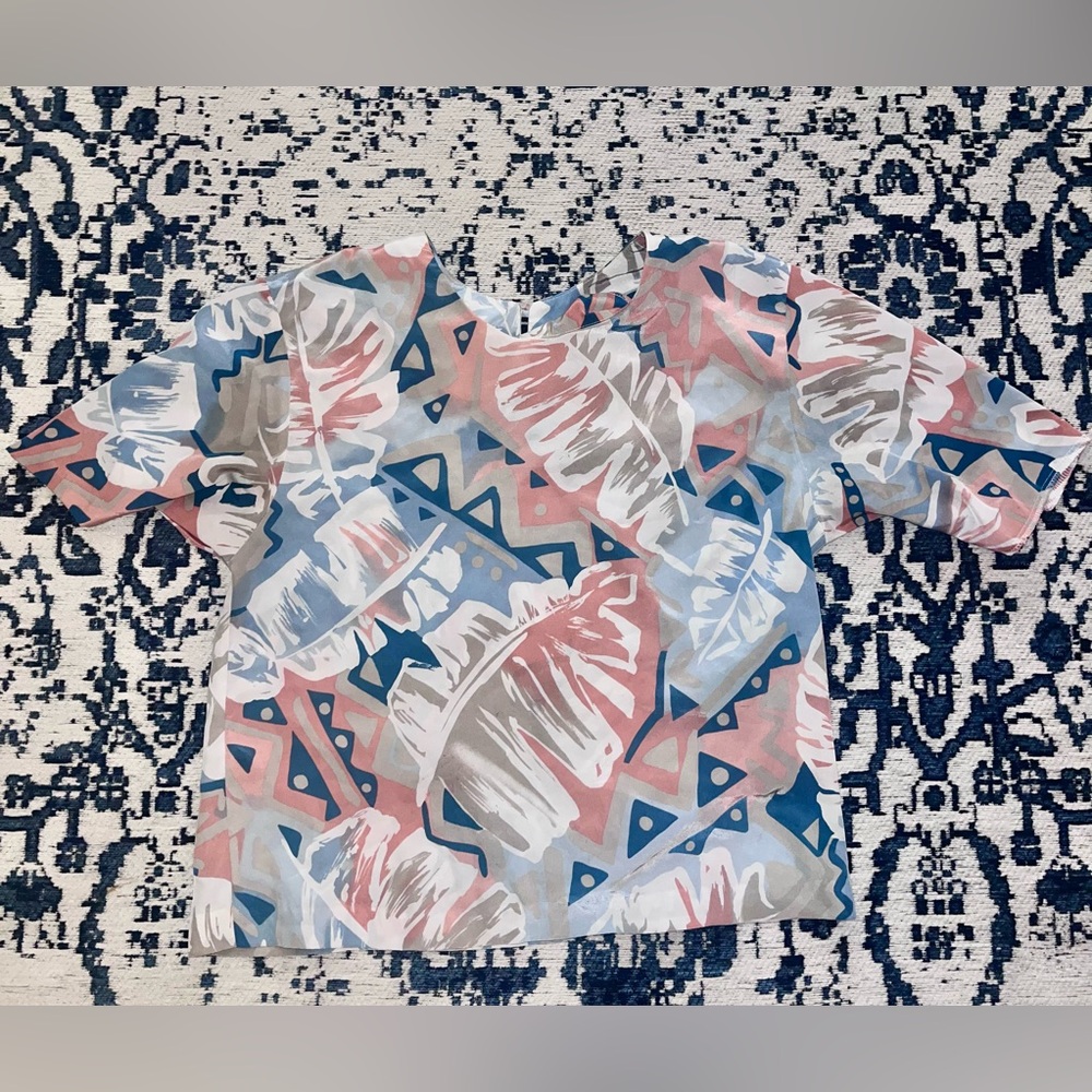 Abstract Patterned Top